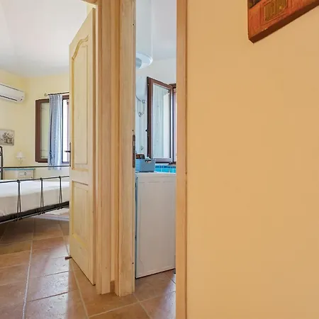Favola Indipendente Con Piscina Tertenìa