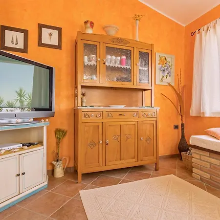 Favola Indipendente Con Piscina Villa Tertenìa