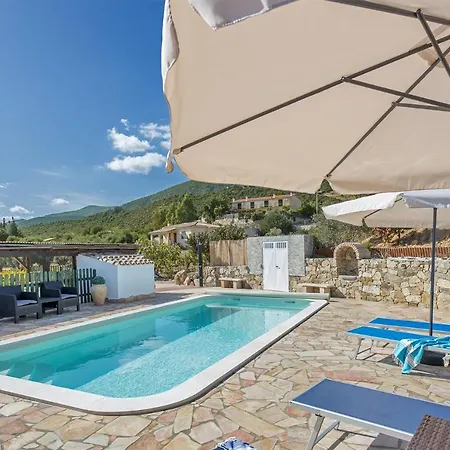 Favola Indipendente Con Piscina ヴィラ
