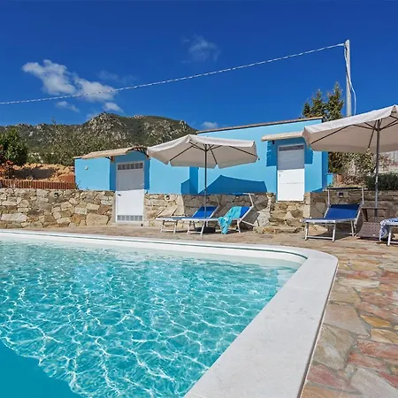 Favola Indipendente Con Piscina ヴィラ Tertenìa